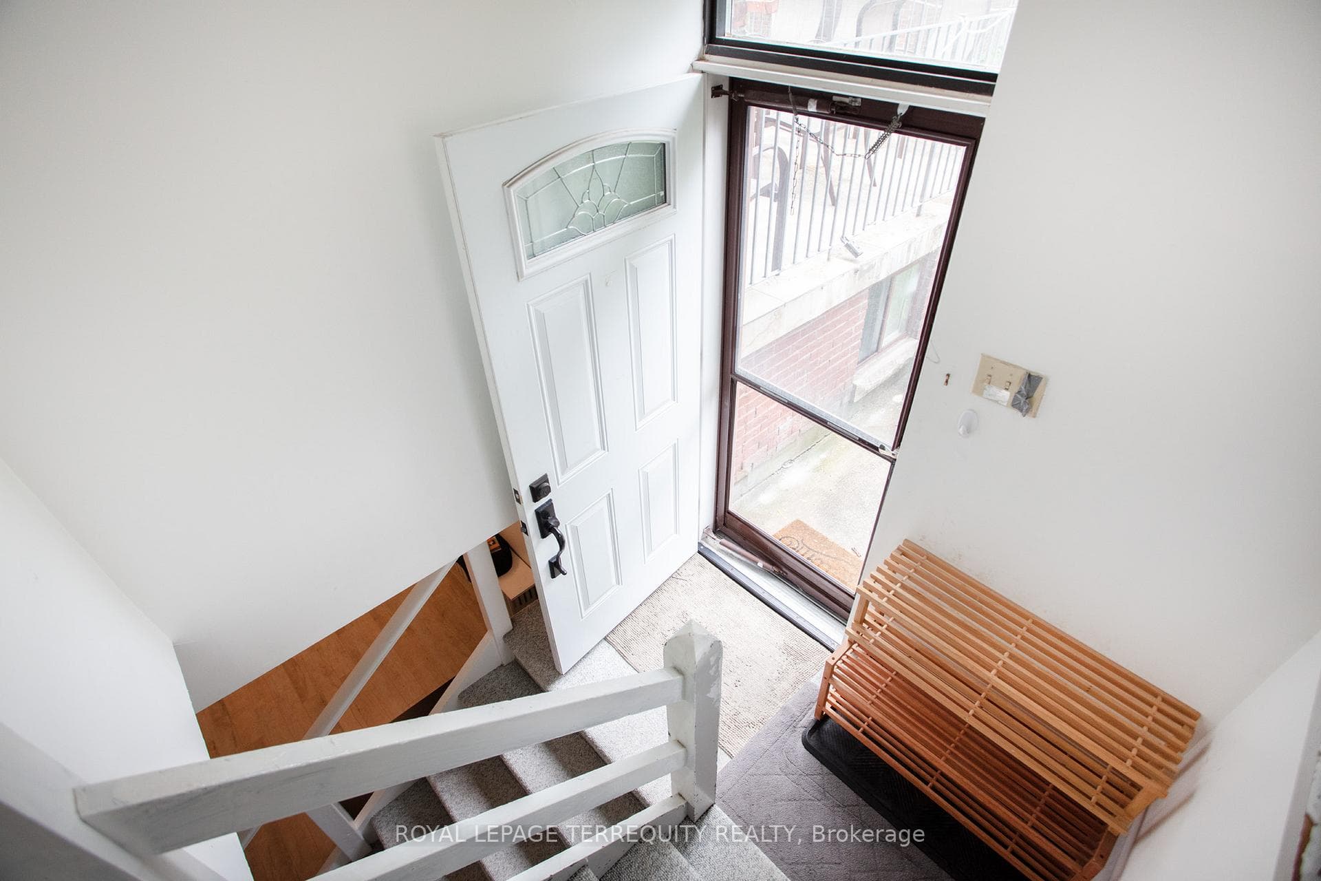 10 Northcliffe Boulevard Unit Basement photo 16