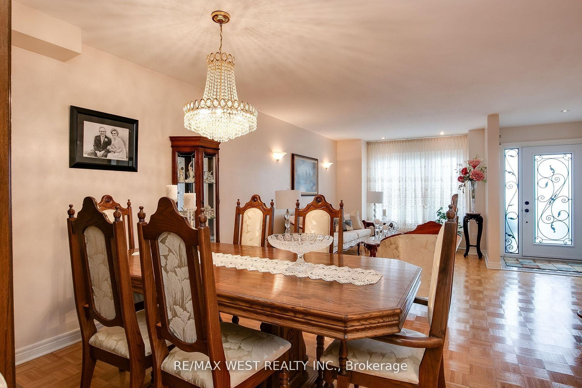 639 Caledonia Road photo 12