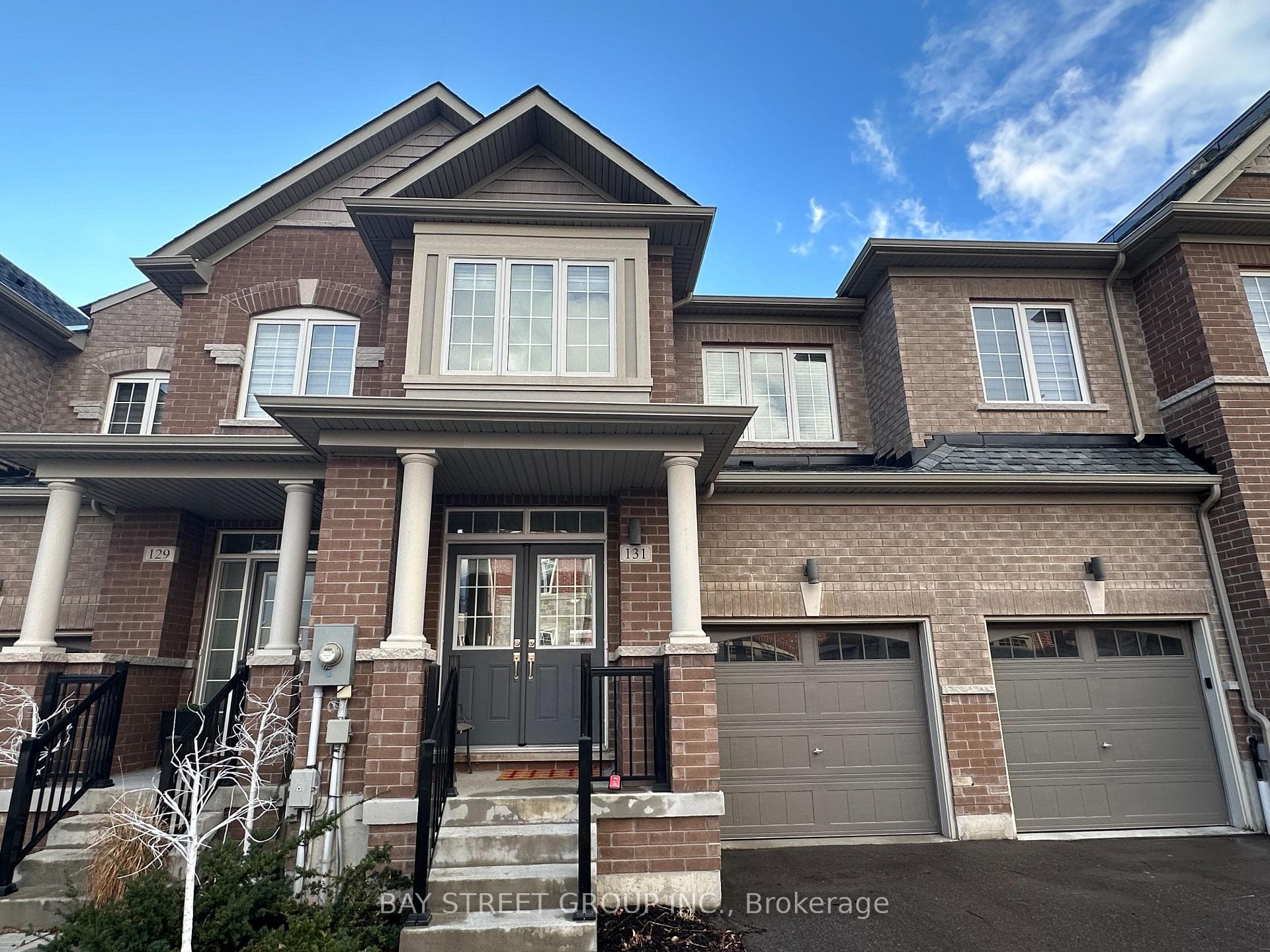 131 Knott End Crescent photo 1