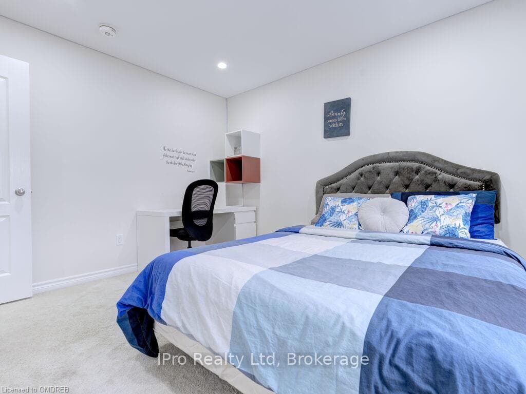 130 SWINDALE Drive photo 42