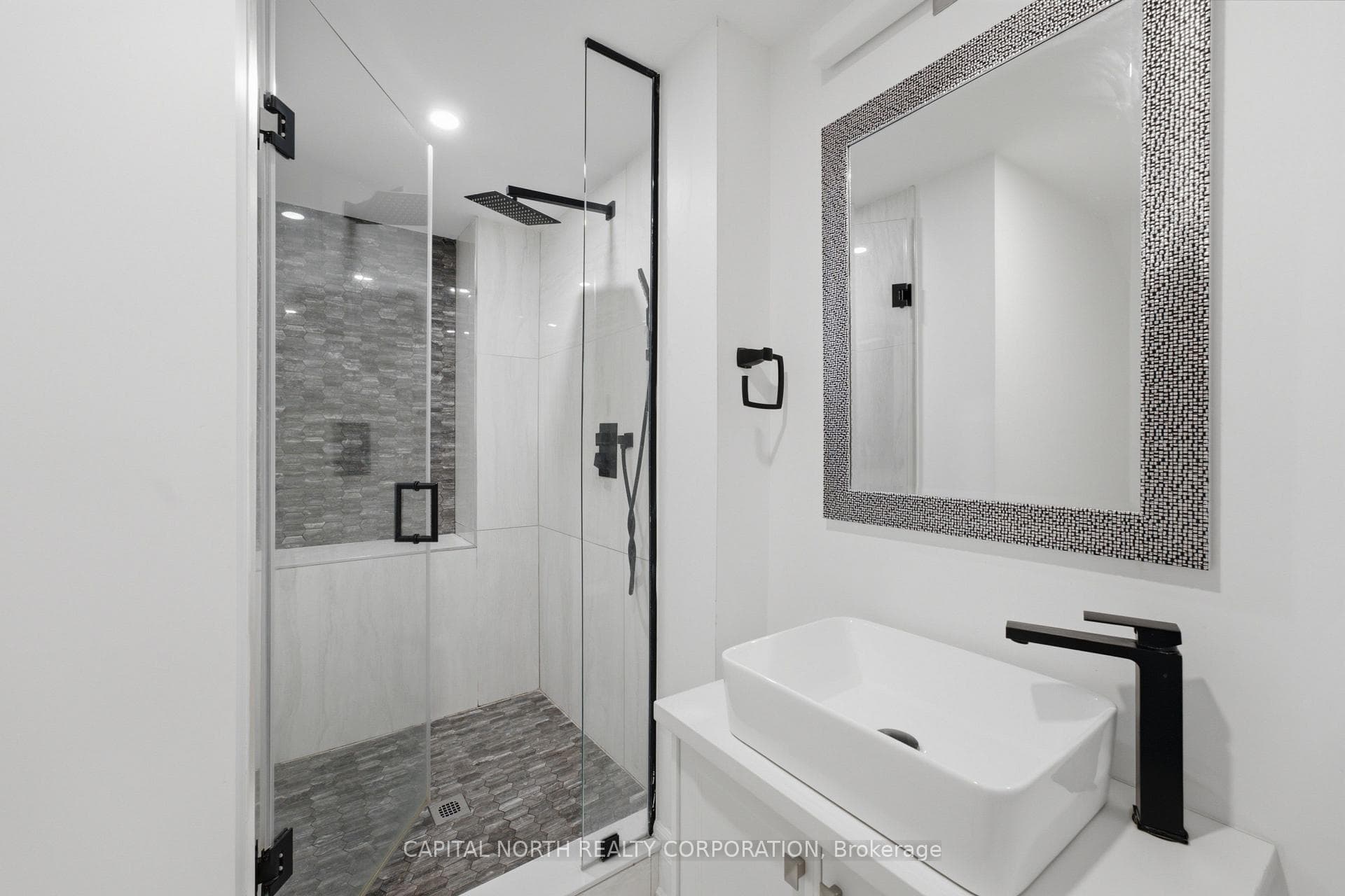 18 Alex Campbell Crescent photo 37