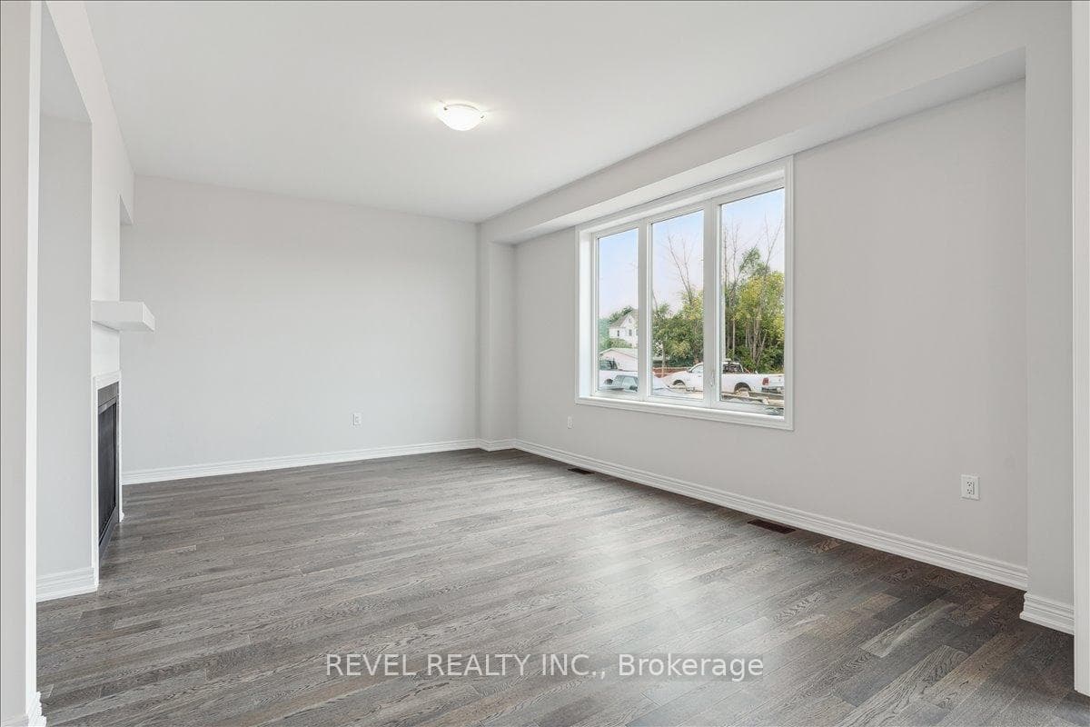 120 Starfire Crescent photo 11