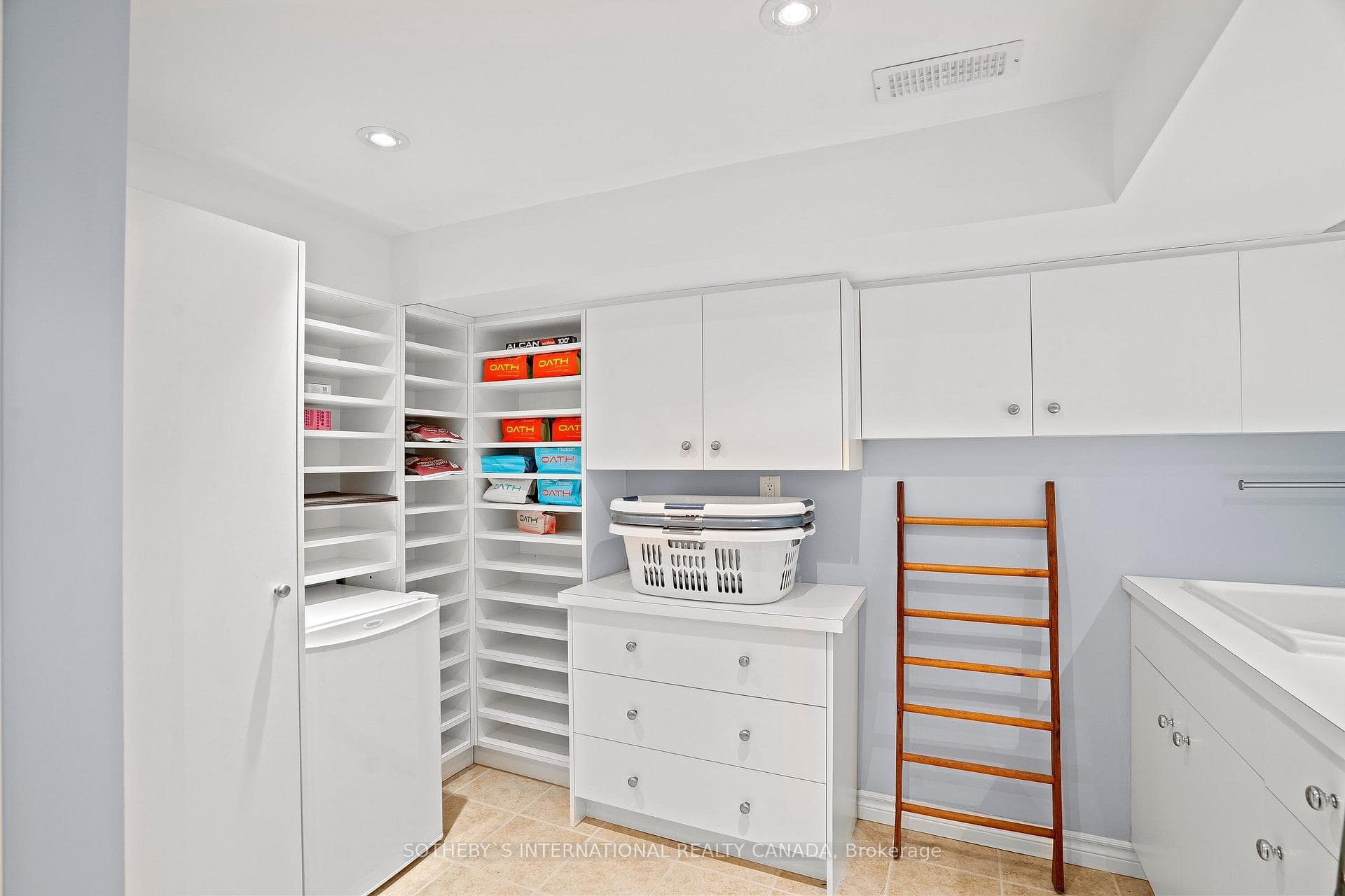12 Harper Avenue photo 42