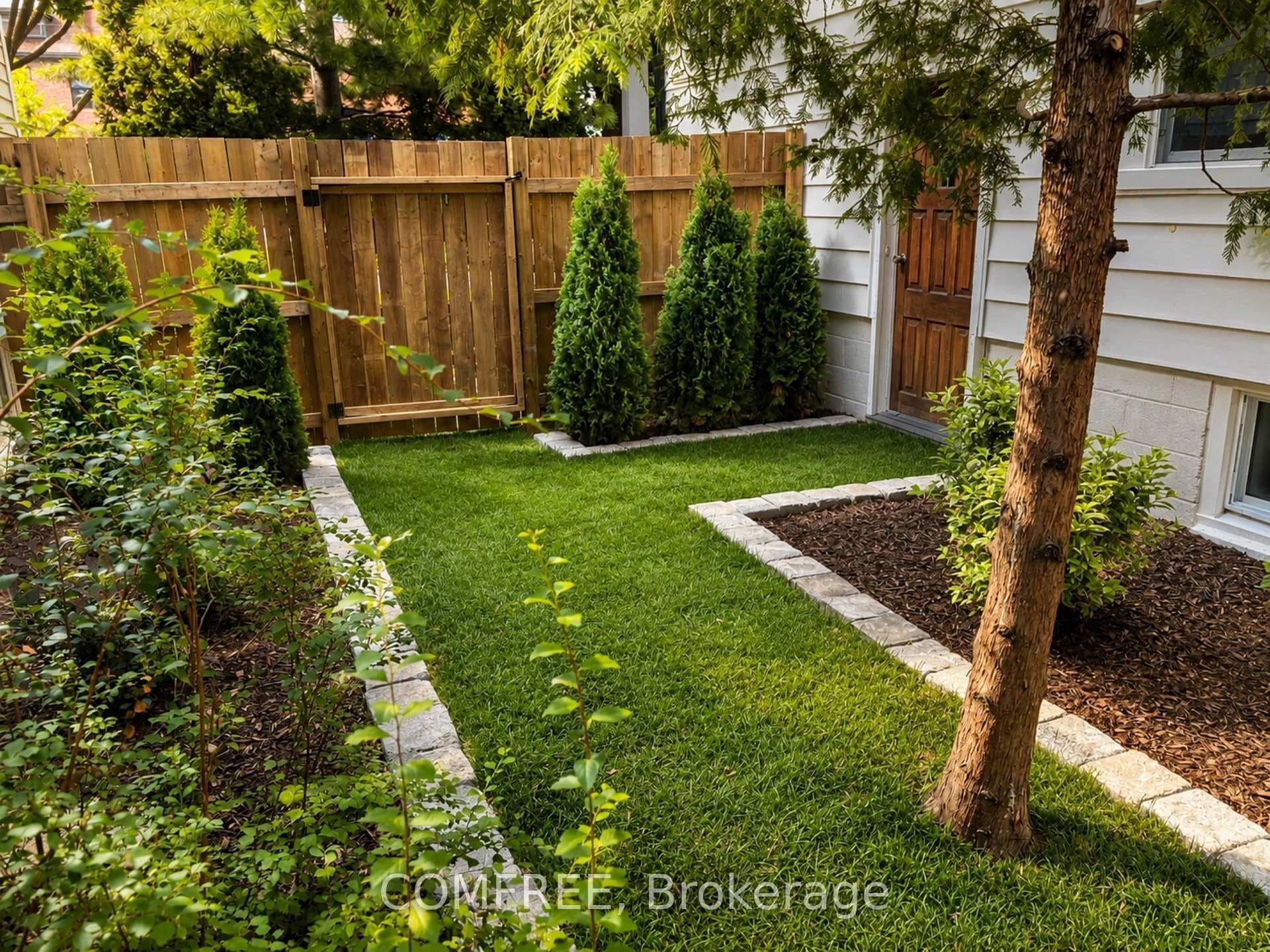 1815 Iroquois Street photo 20