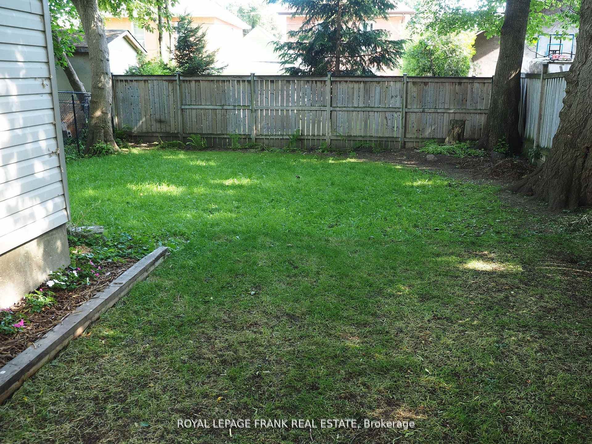 95 Agnes Street photo 40