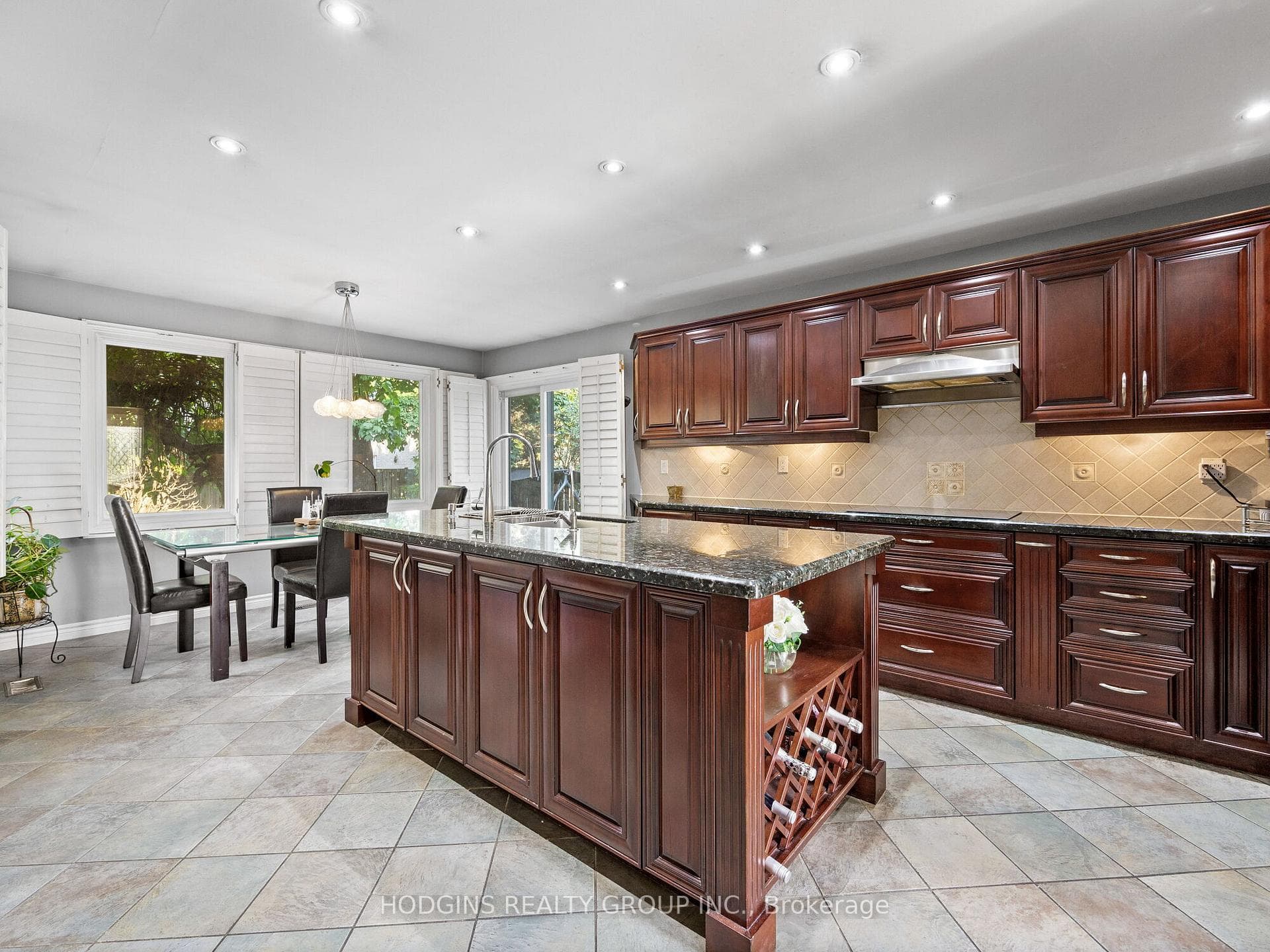 1846 Paddock Crescent photo 6
