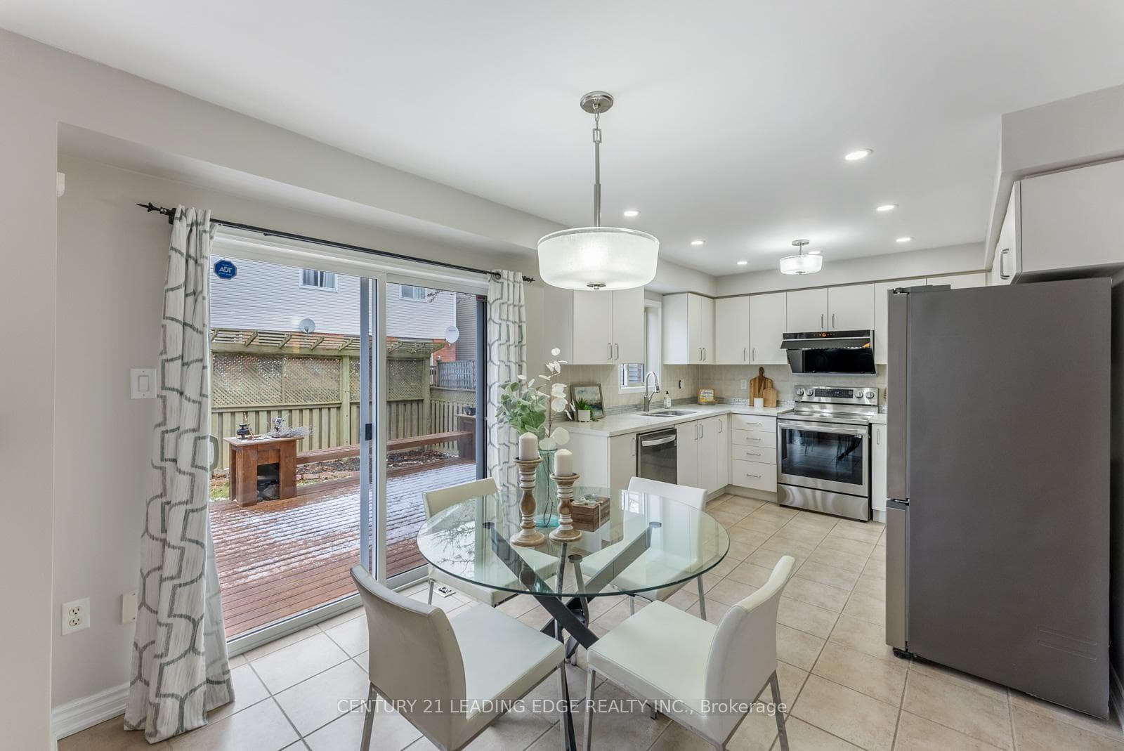 8 Parish Avenue photo 13