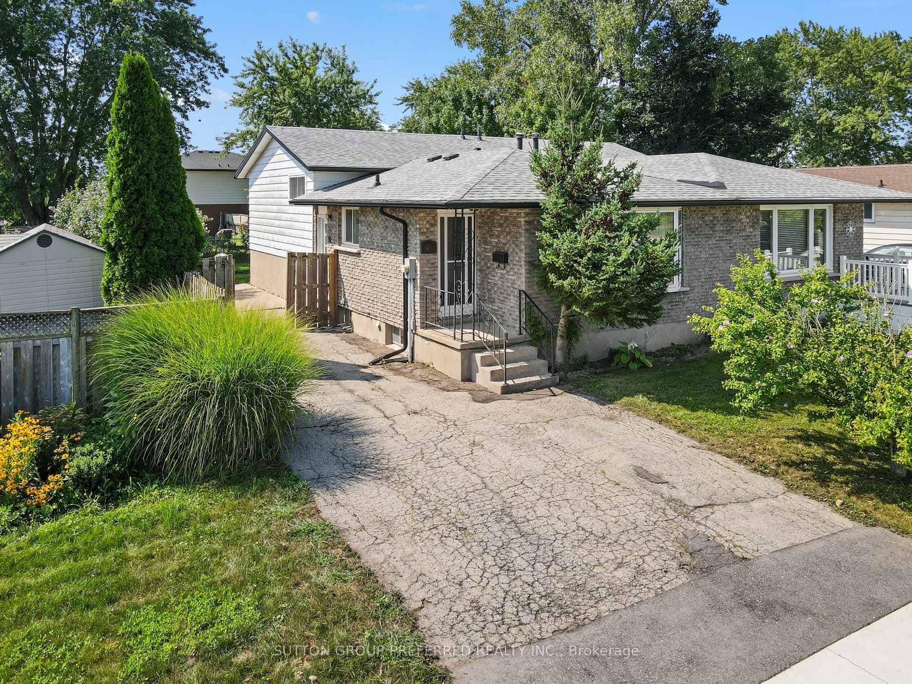 47 Barrington Drive photo 1
