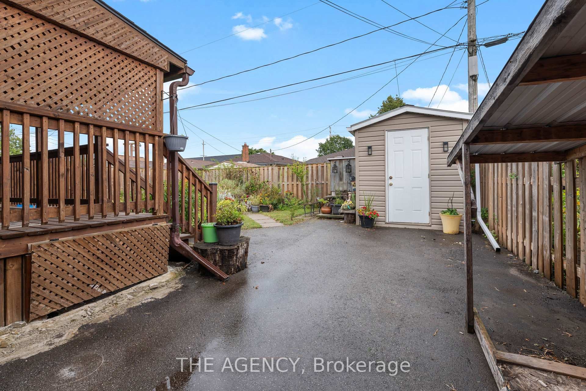 329 Gatfield Avenue photo 3