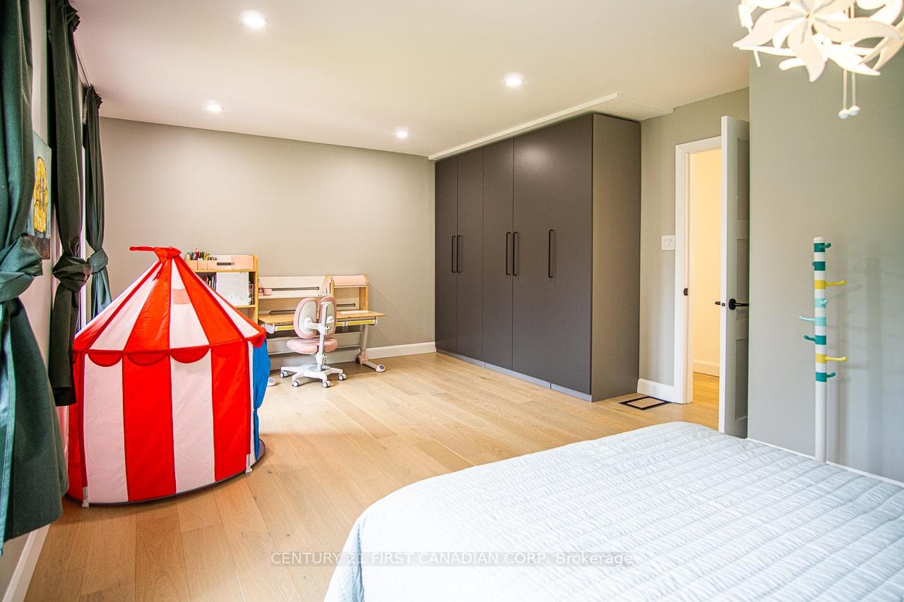10 Angus Court photo 31