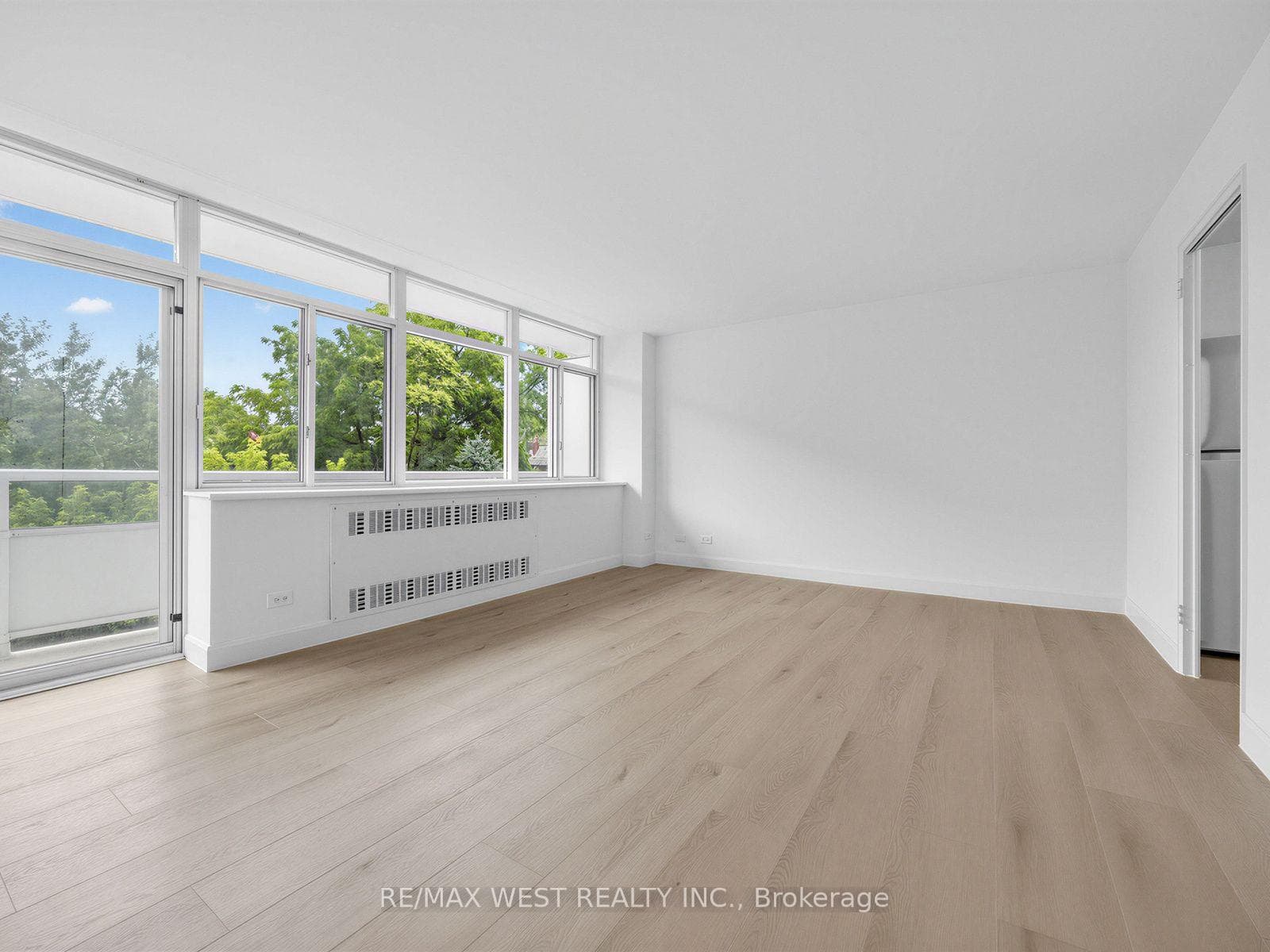 580 Christie Street Unit 302 photo 9