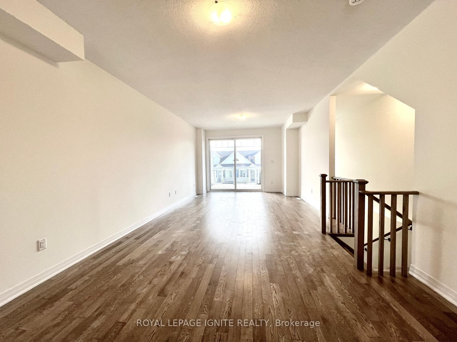 552 Hudson Crescent photo 10