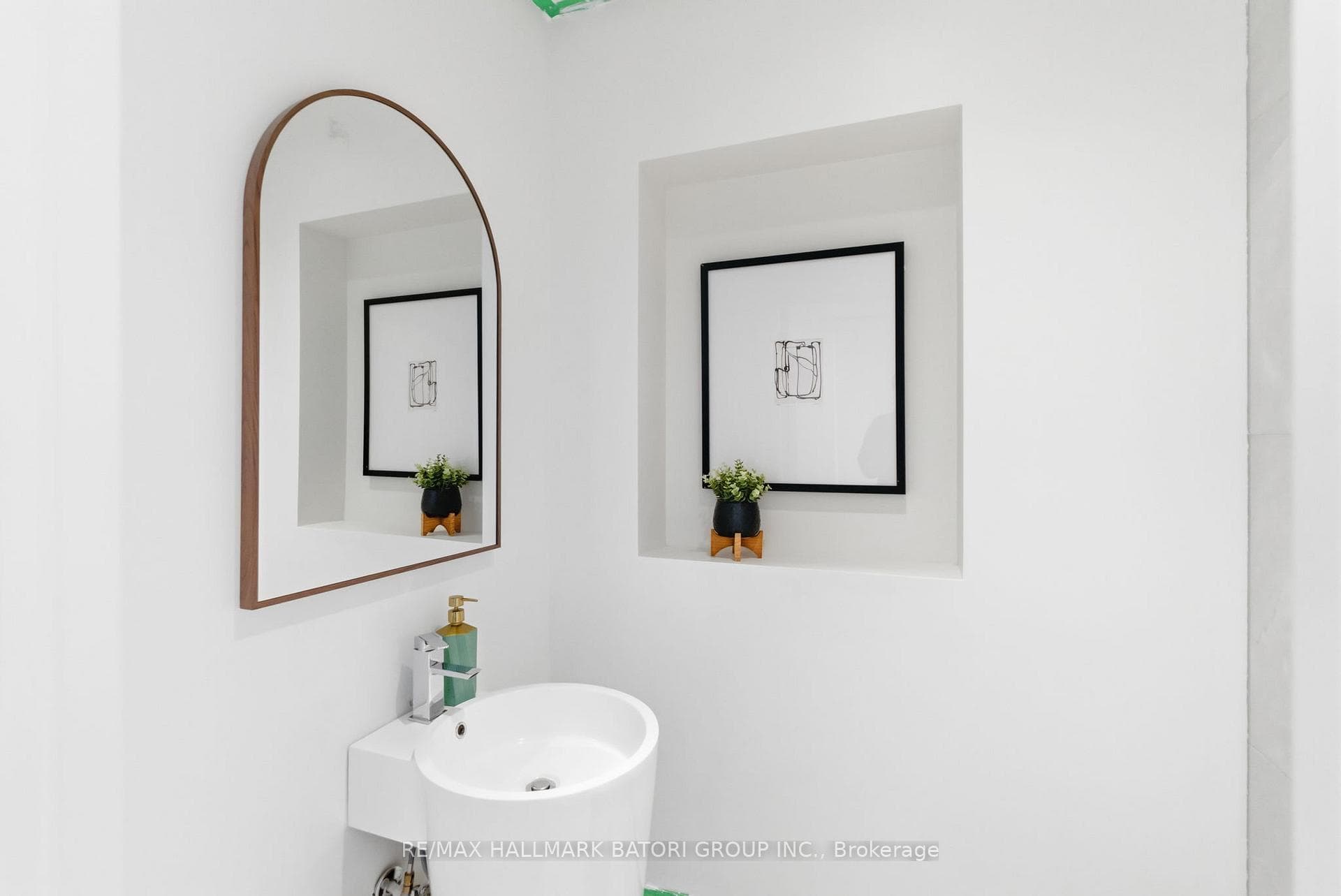 52 Stibbard Avenue photo 11