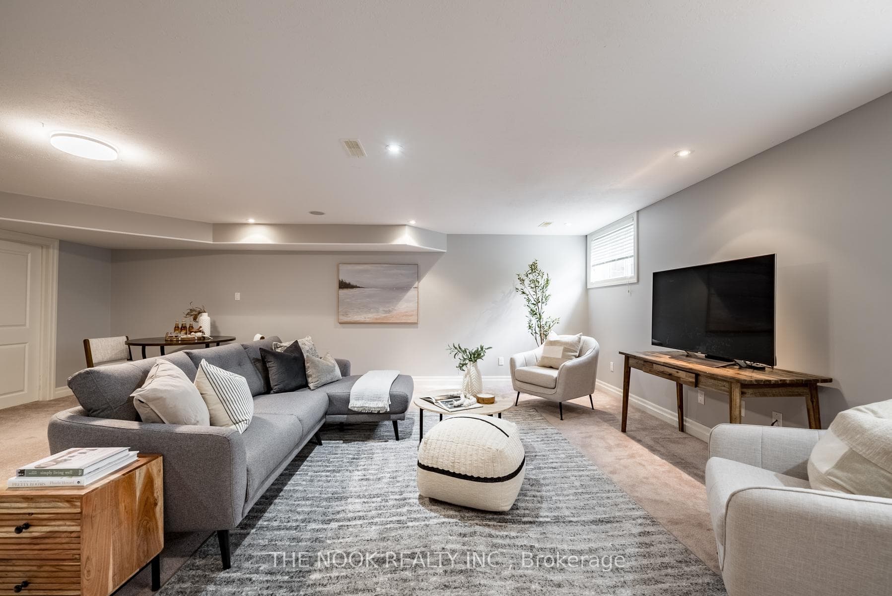 103 Adelaide Street photo 20