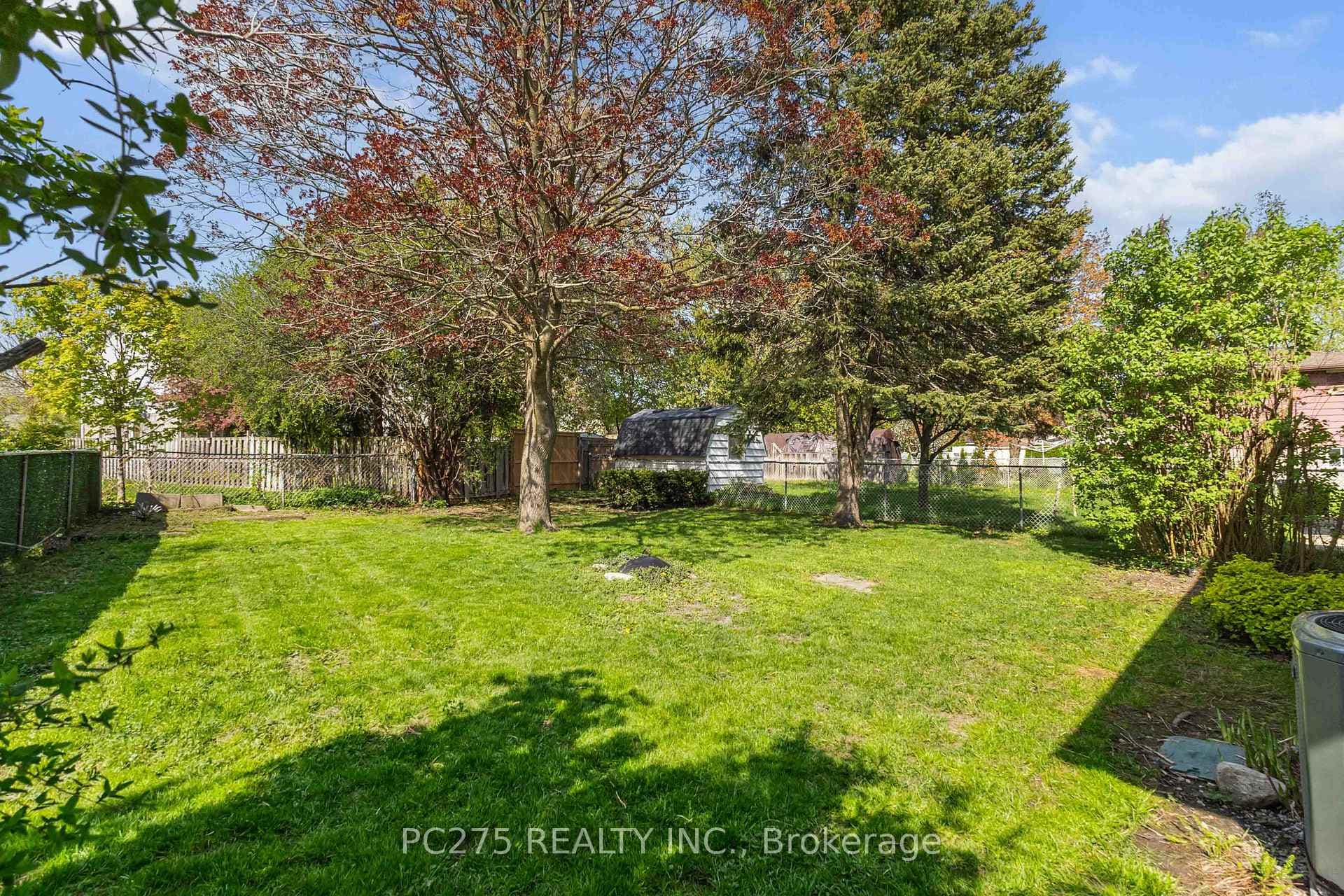 107 Inverary Crescent photo 47