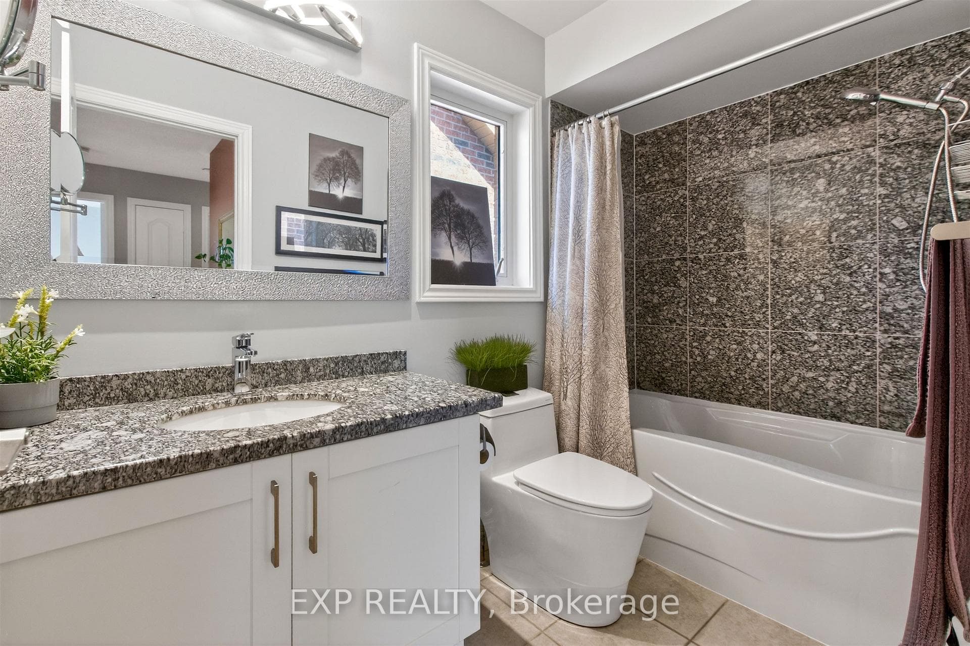 82 Castelli Court photo 28