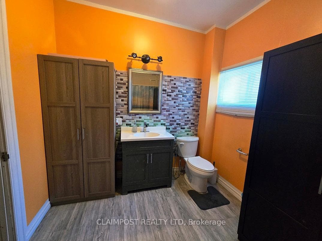 62 Golden Avenue photo 12