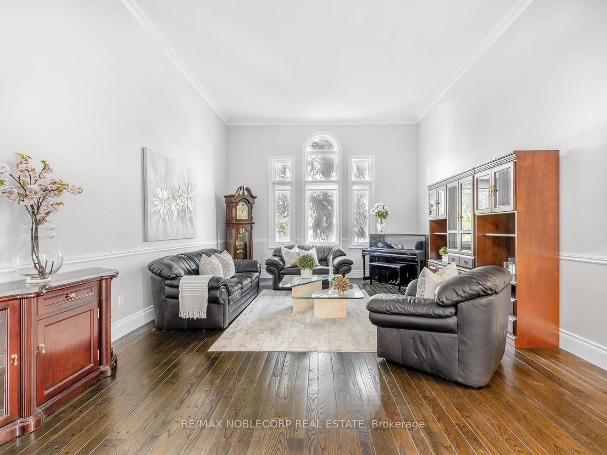 62 Woburn Drive photo 4