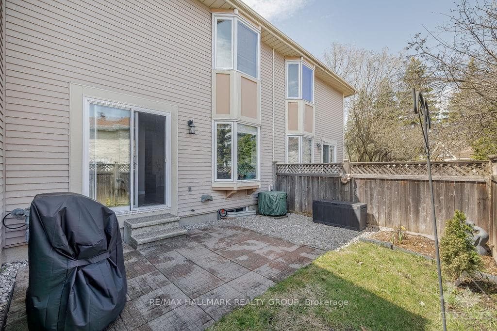 513 SIDNEY Drive photo 23