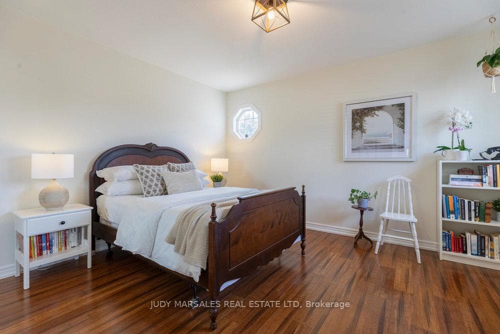 10 Griffith Drive photo 24