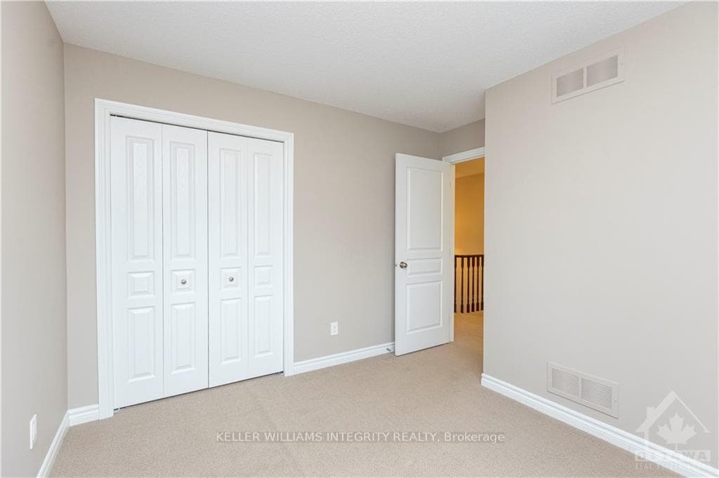 283 KINGHAVEN Crescent photo 19