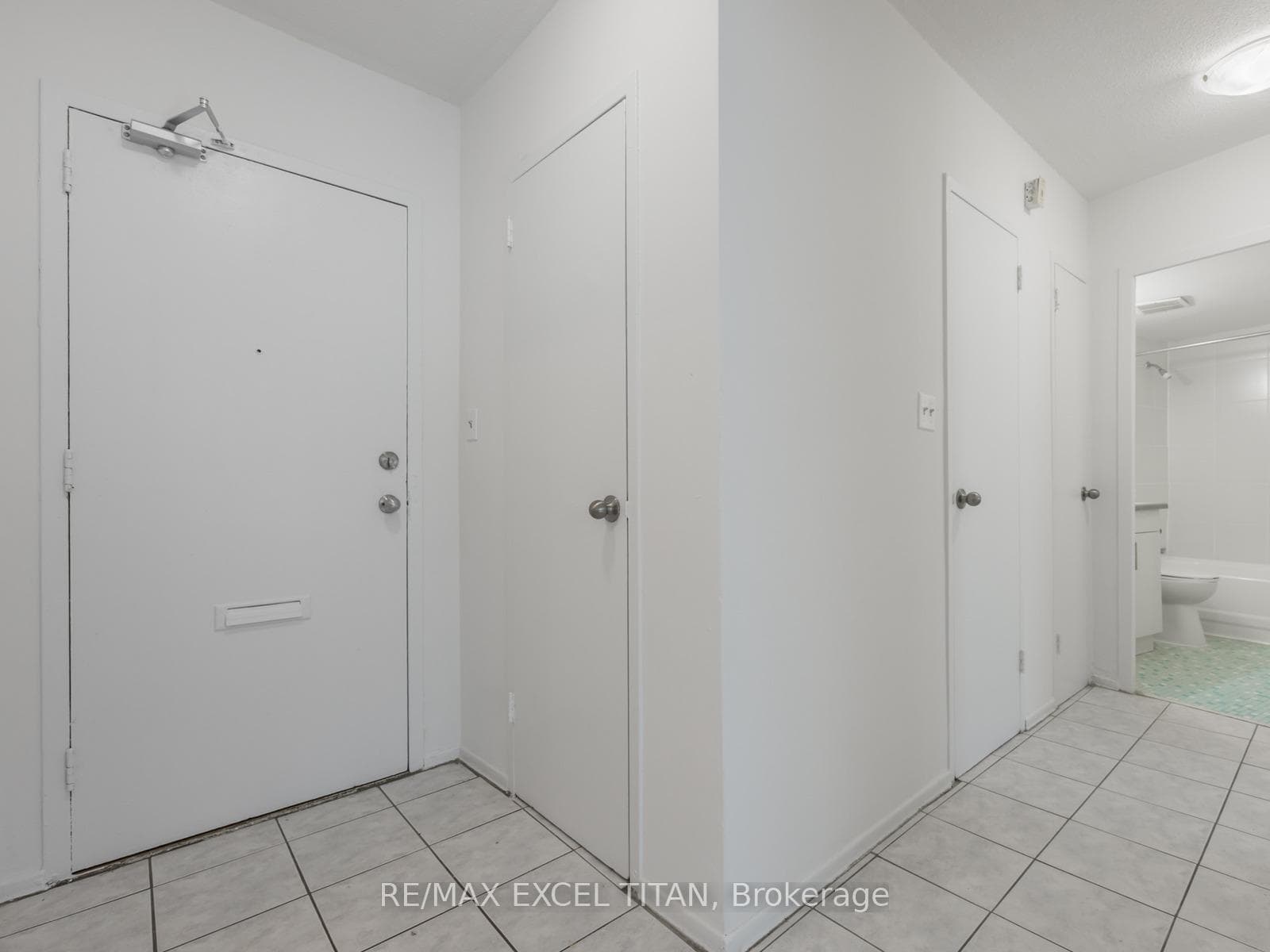 1385 Midland Avenue Unit 308 photo 12