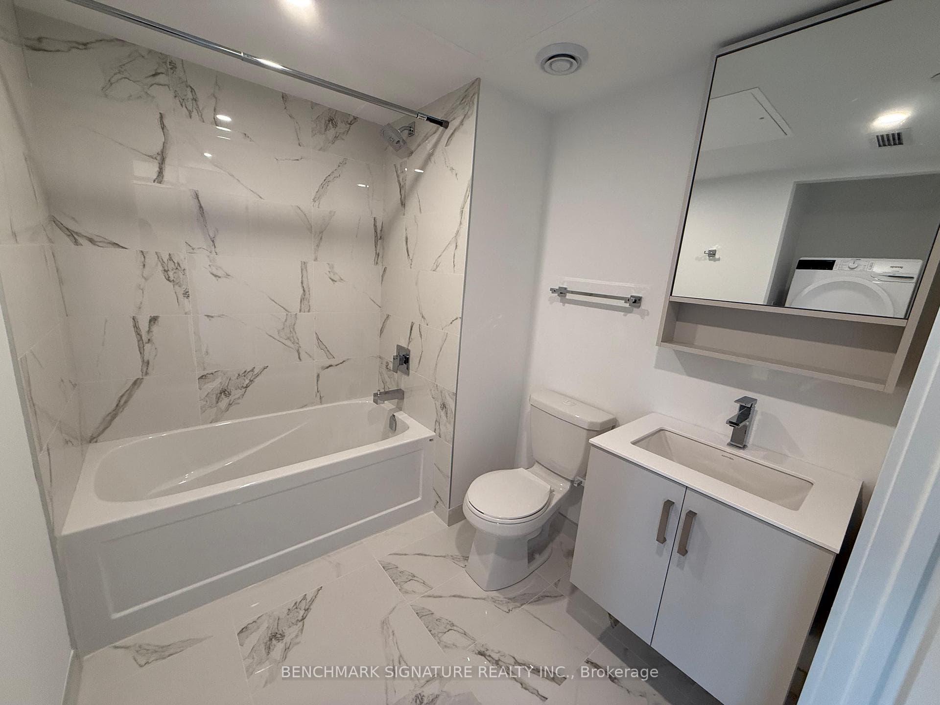 88 Queen Street Unit 4016 photo 8