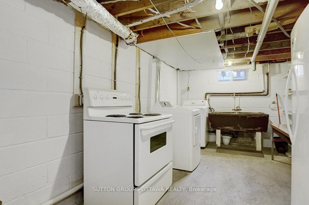 200 Breezehill Avenue photo 25