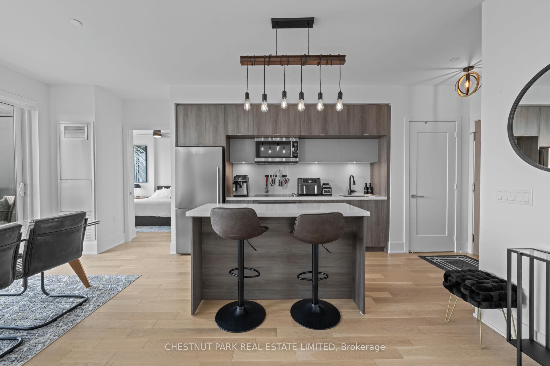 585 Bloor Street Unit 4419 photo 5