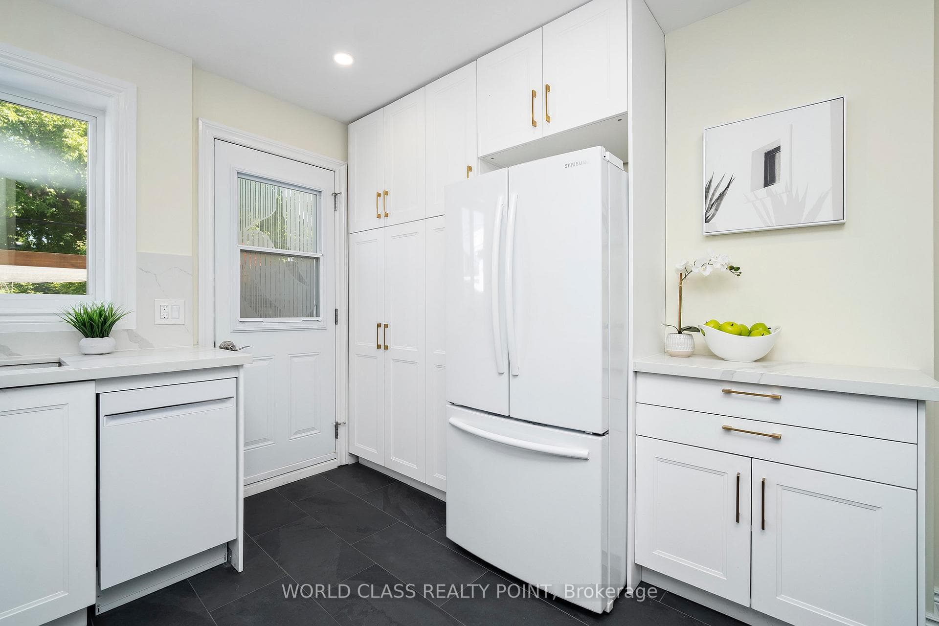 101 Hazelwood Avenue photo 12