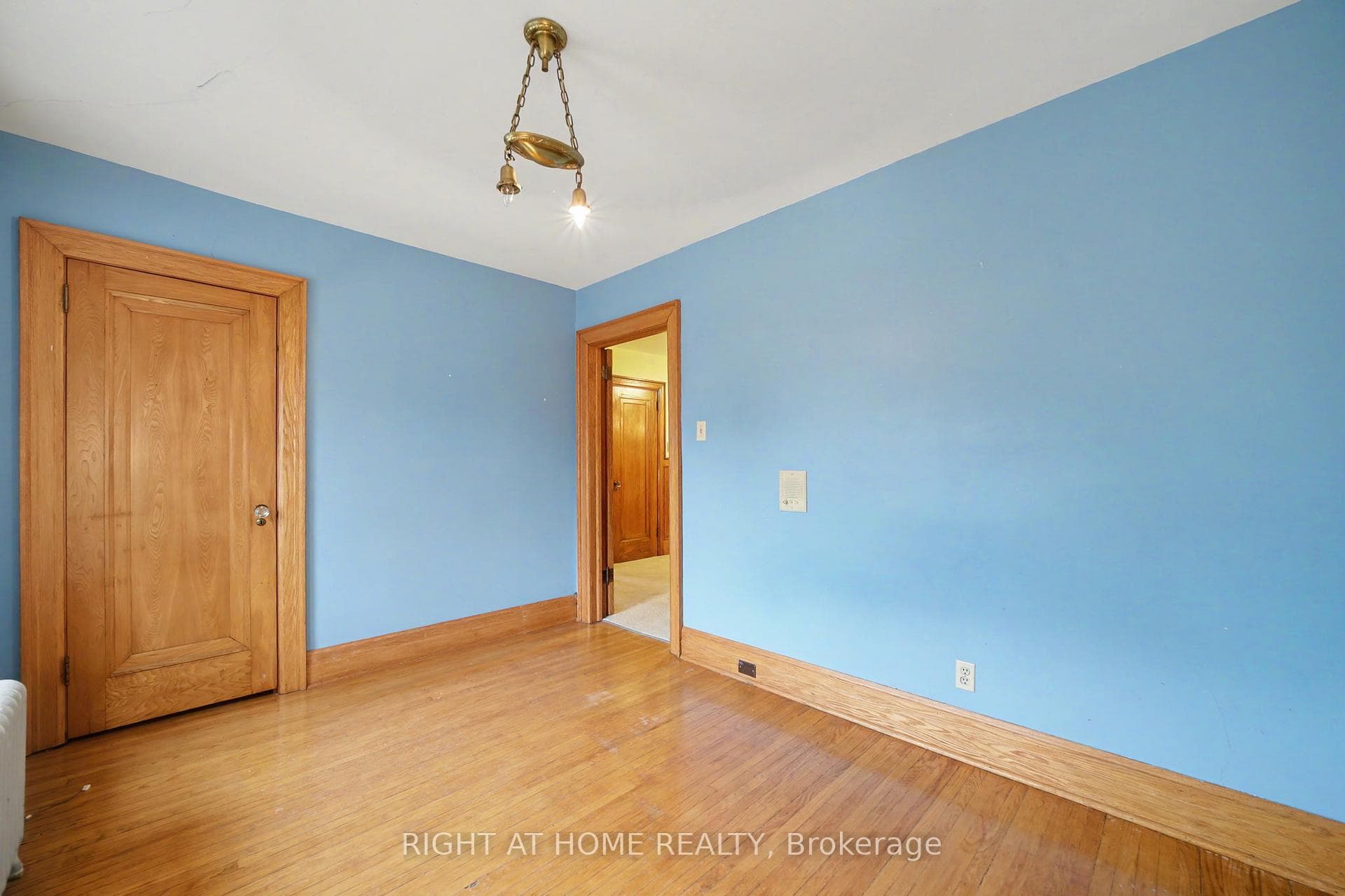 32 Hollywood Crescent photo 18