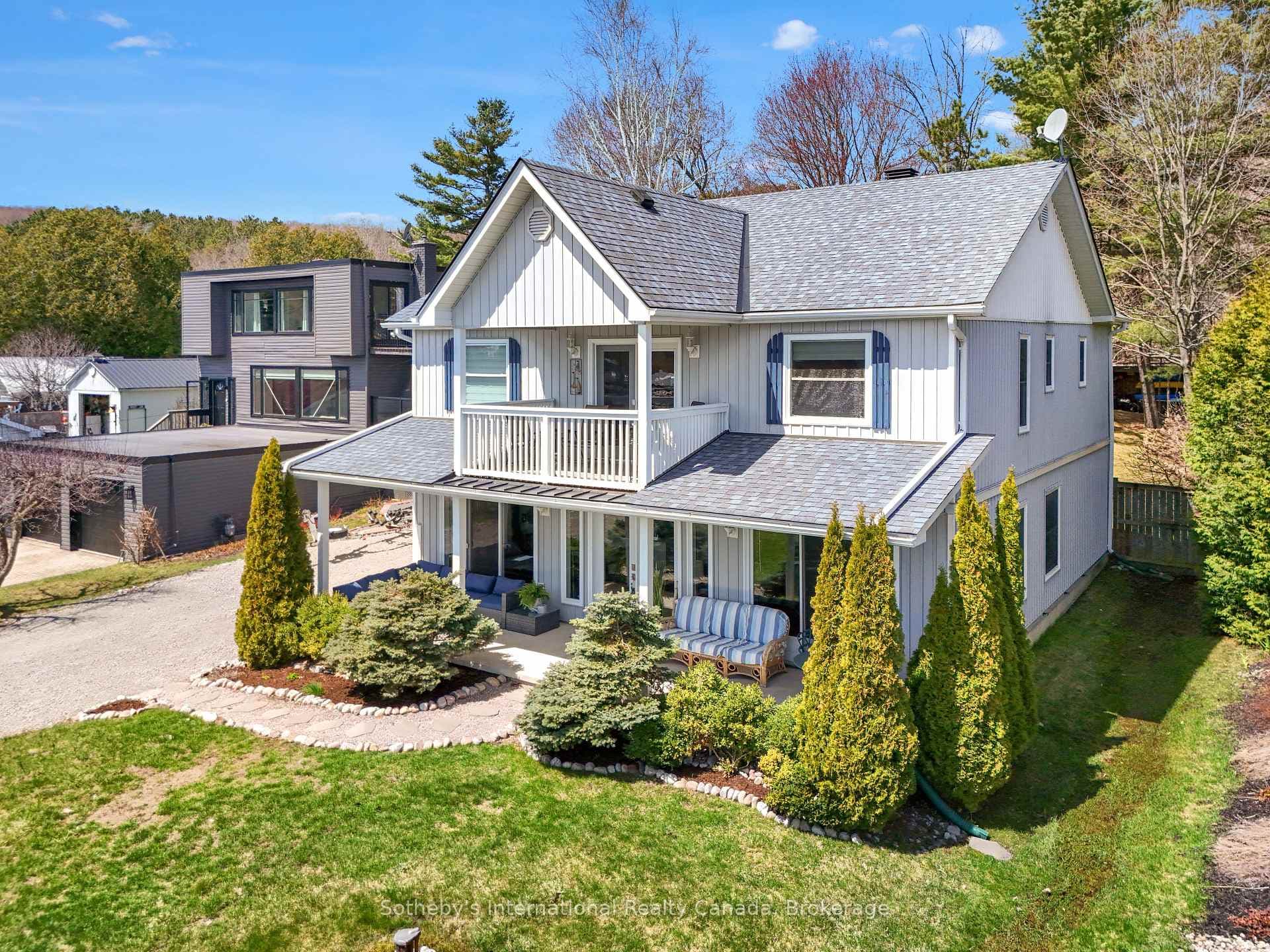 604 CHAMPLAIN Road photo 4