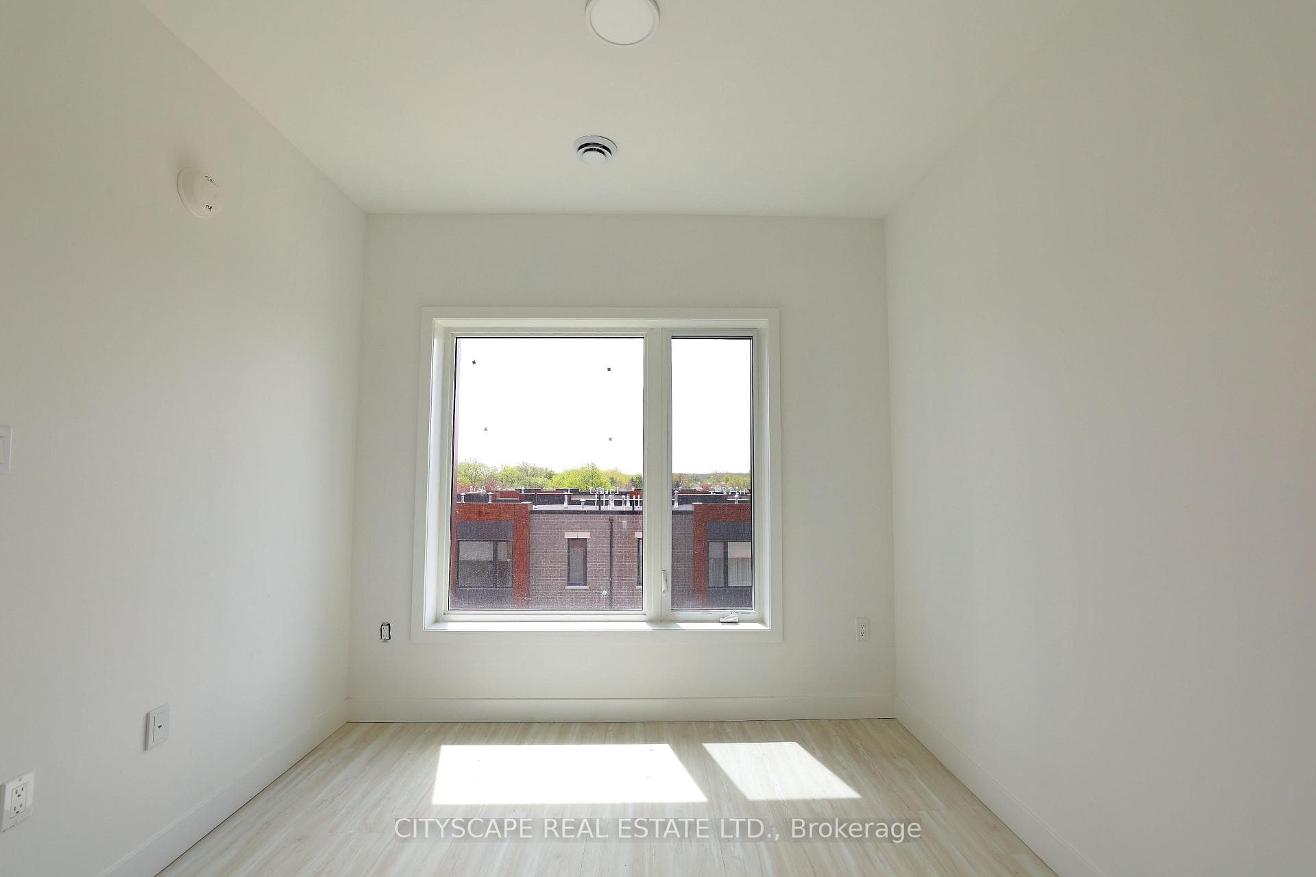 408 Dundas Street Unit 307 photo 20