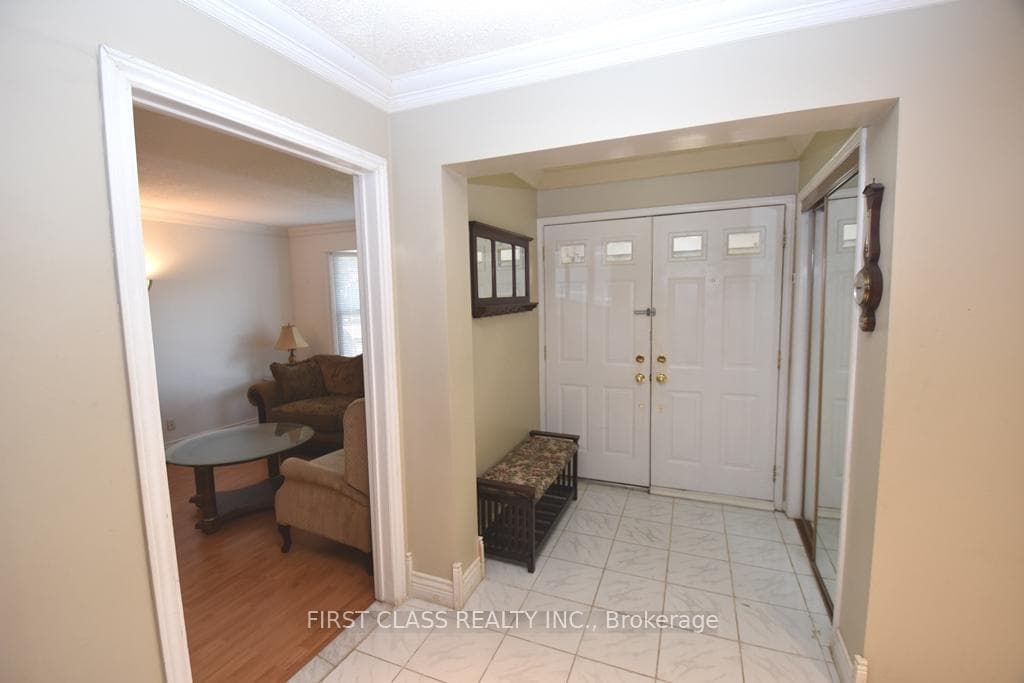4028 Erindale Station Road photo 2