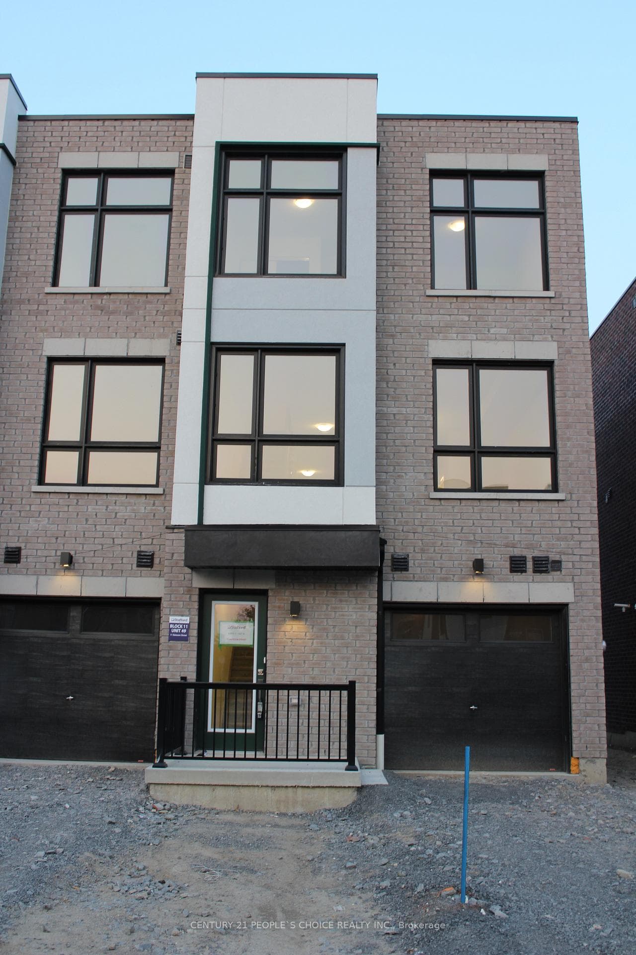 11 Bateson Street photo 1