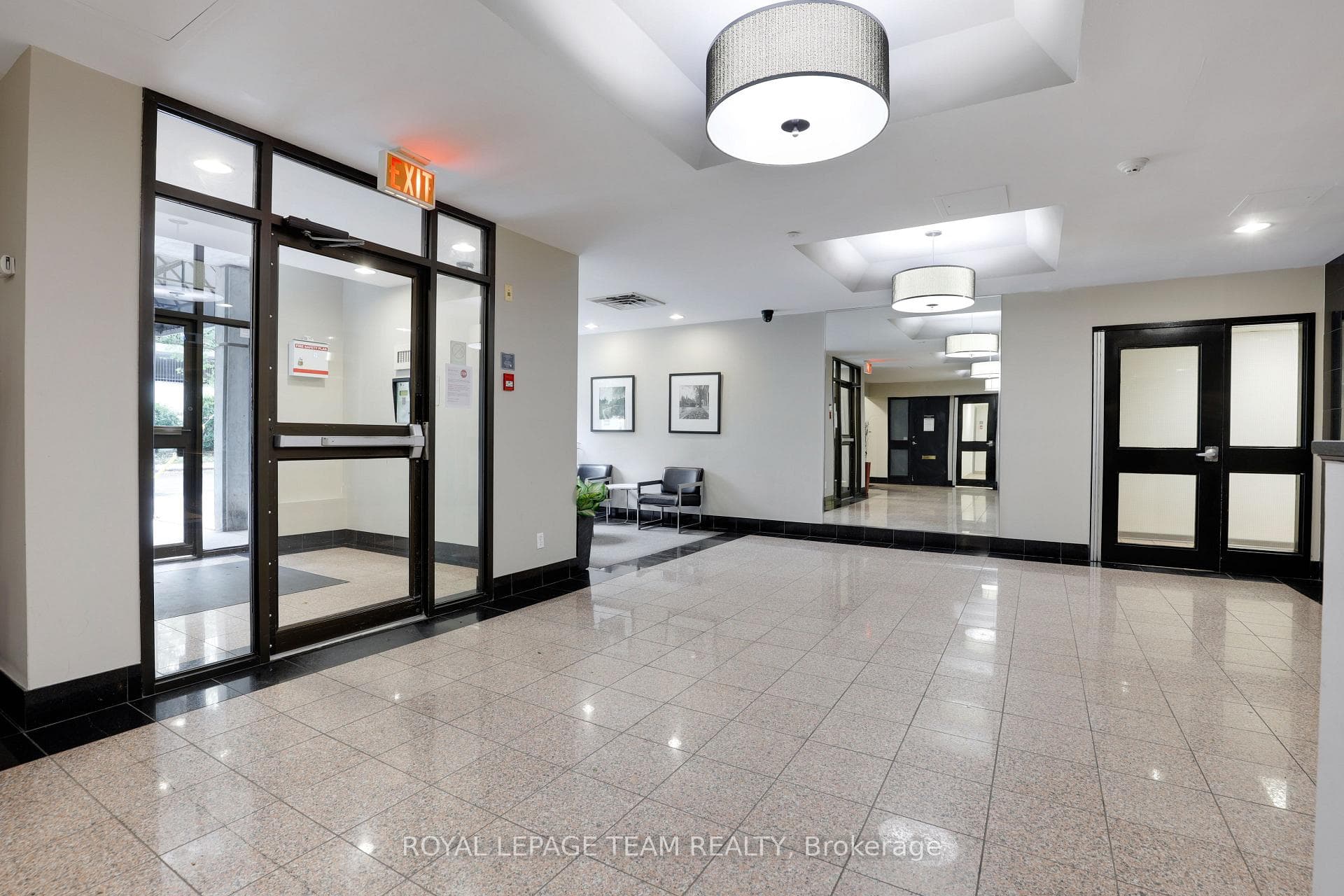 110 Forward Avenue Unit 904 photo 7