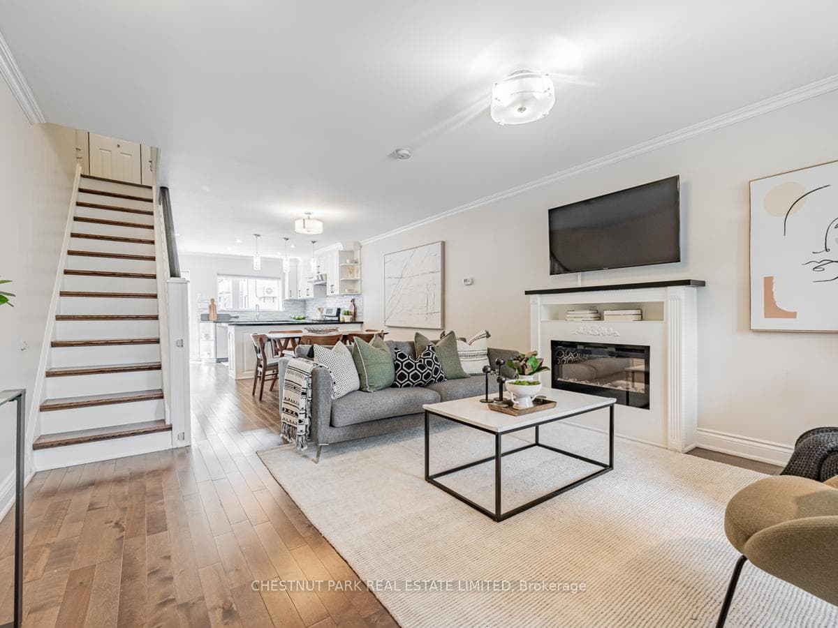 615 Soudan Avenue photo 4