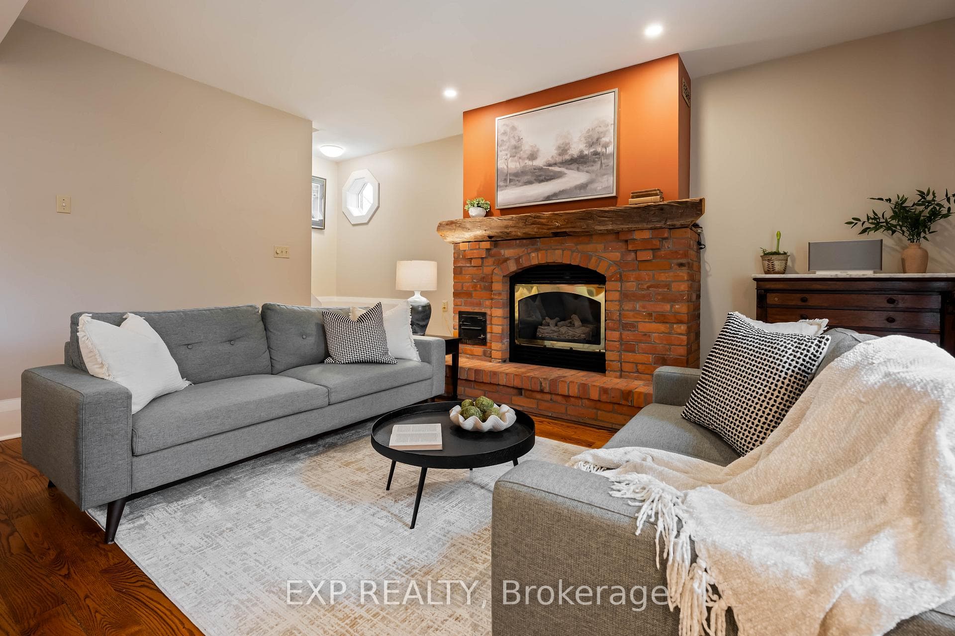 9 Wellington Street photo 15