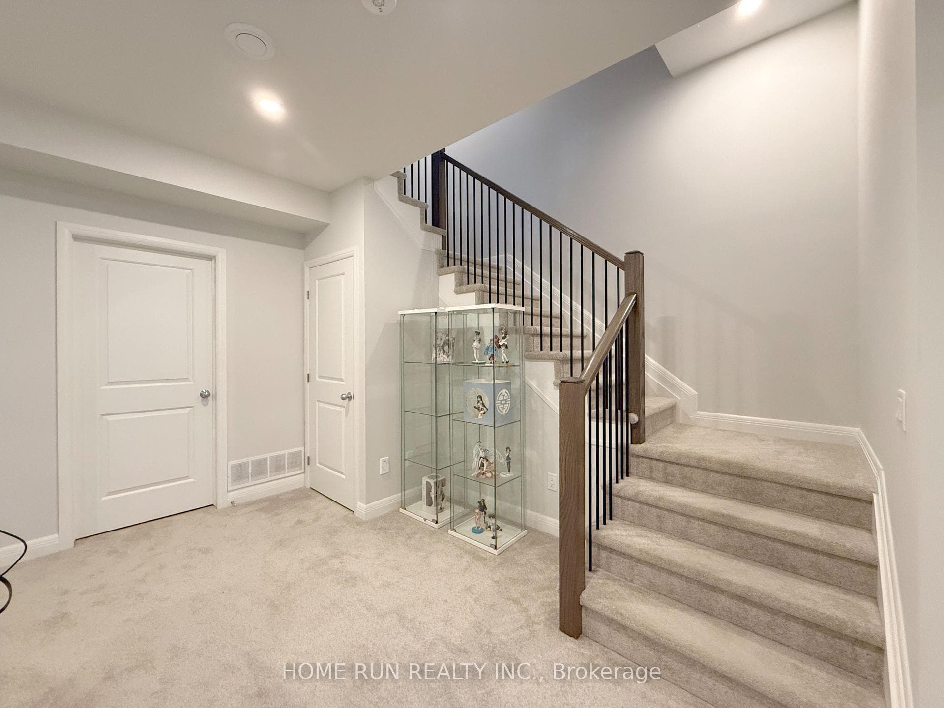 322 Lysander Place photo 41