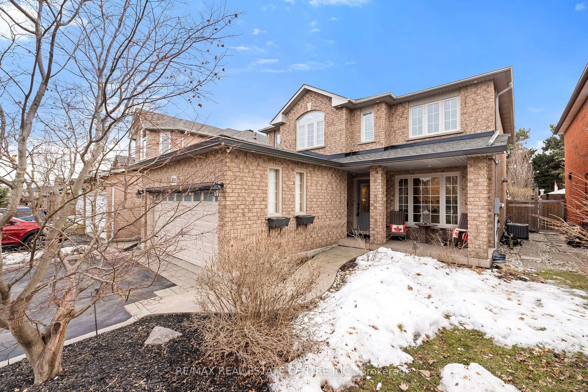 558 Phoebe Crescent photo 3