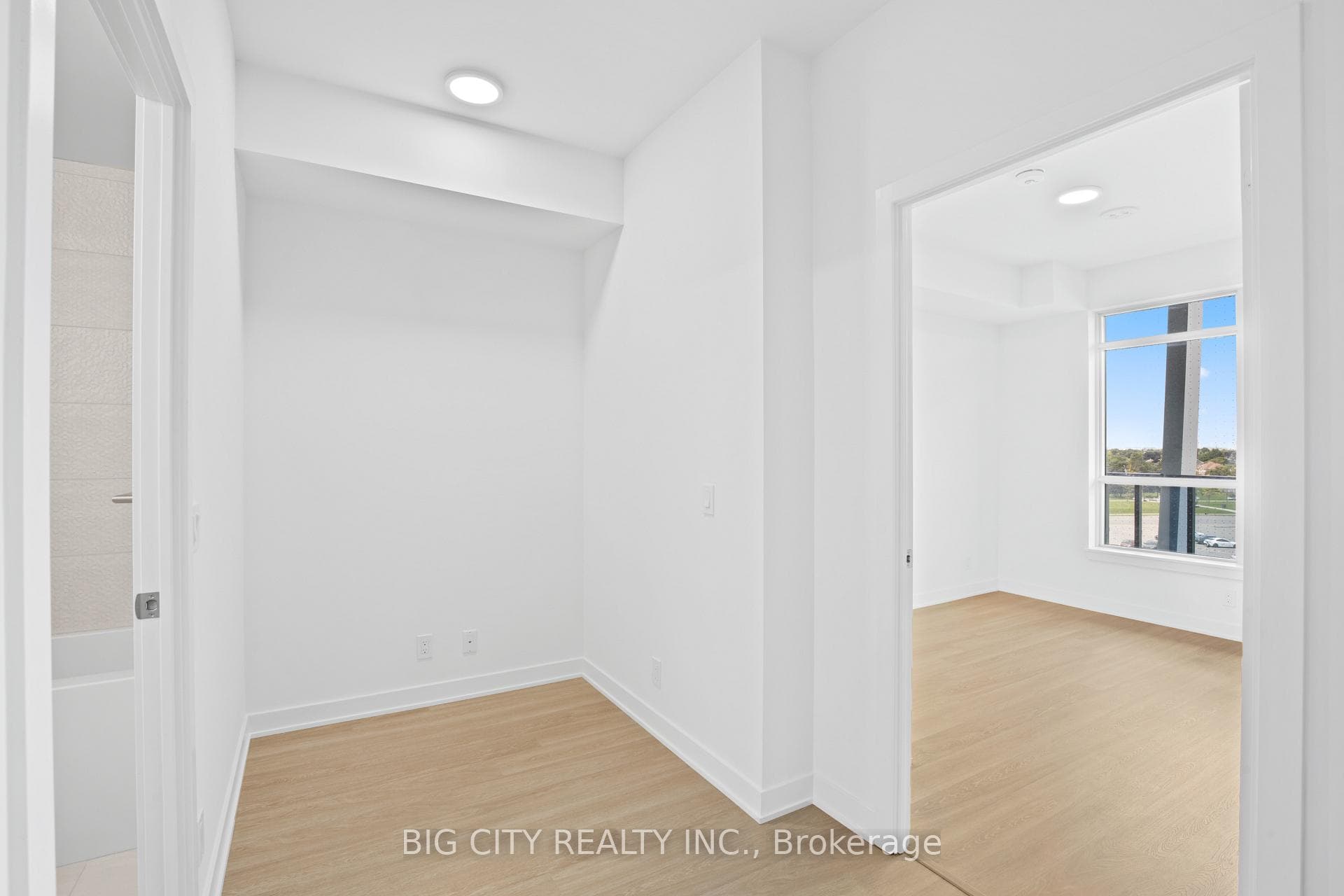 30 Upper Mall Way Unit 317A photo 17