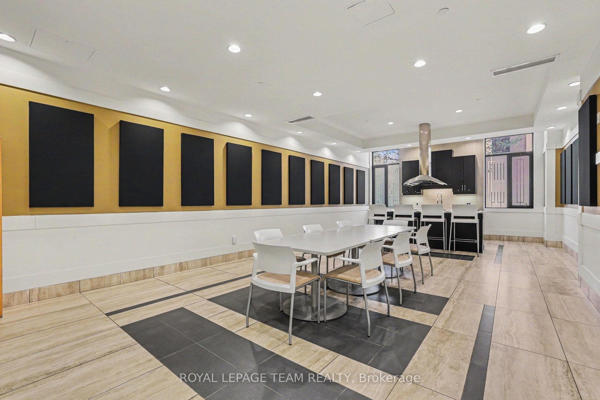 330 Loretta Avenue Unit 301 photo 25