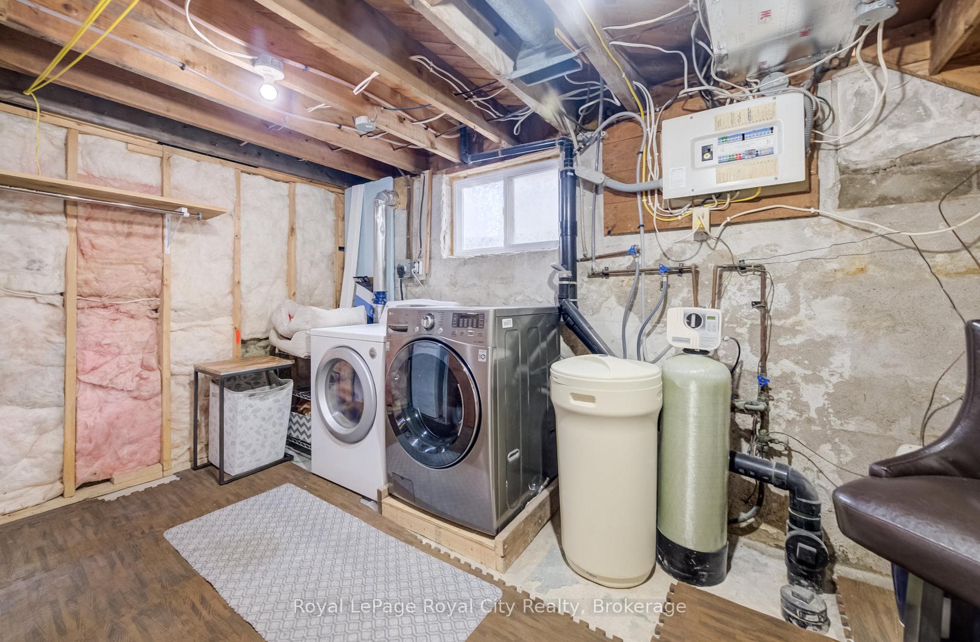 609 Woodside Street photo 32