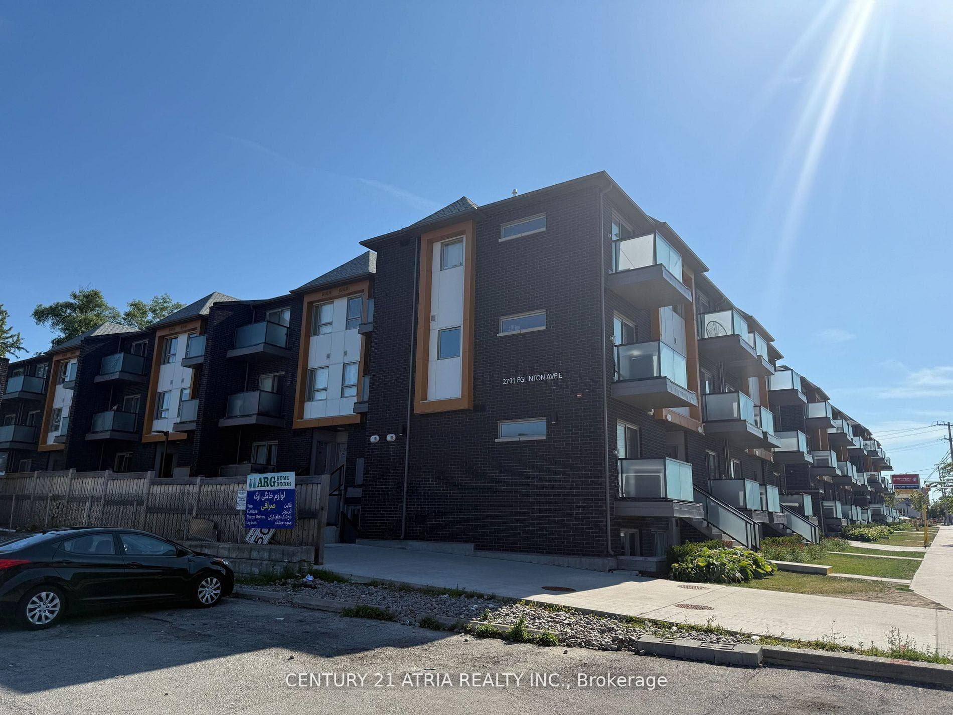 2791 Eglinton Avenue Unit 542 photo 1