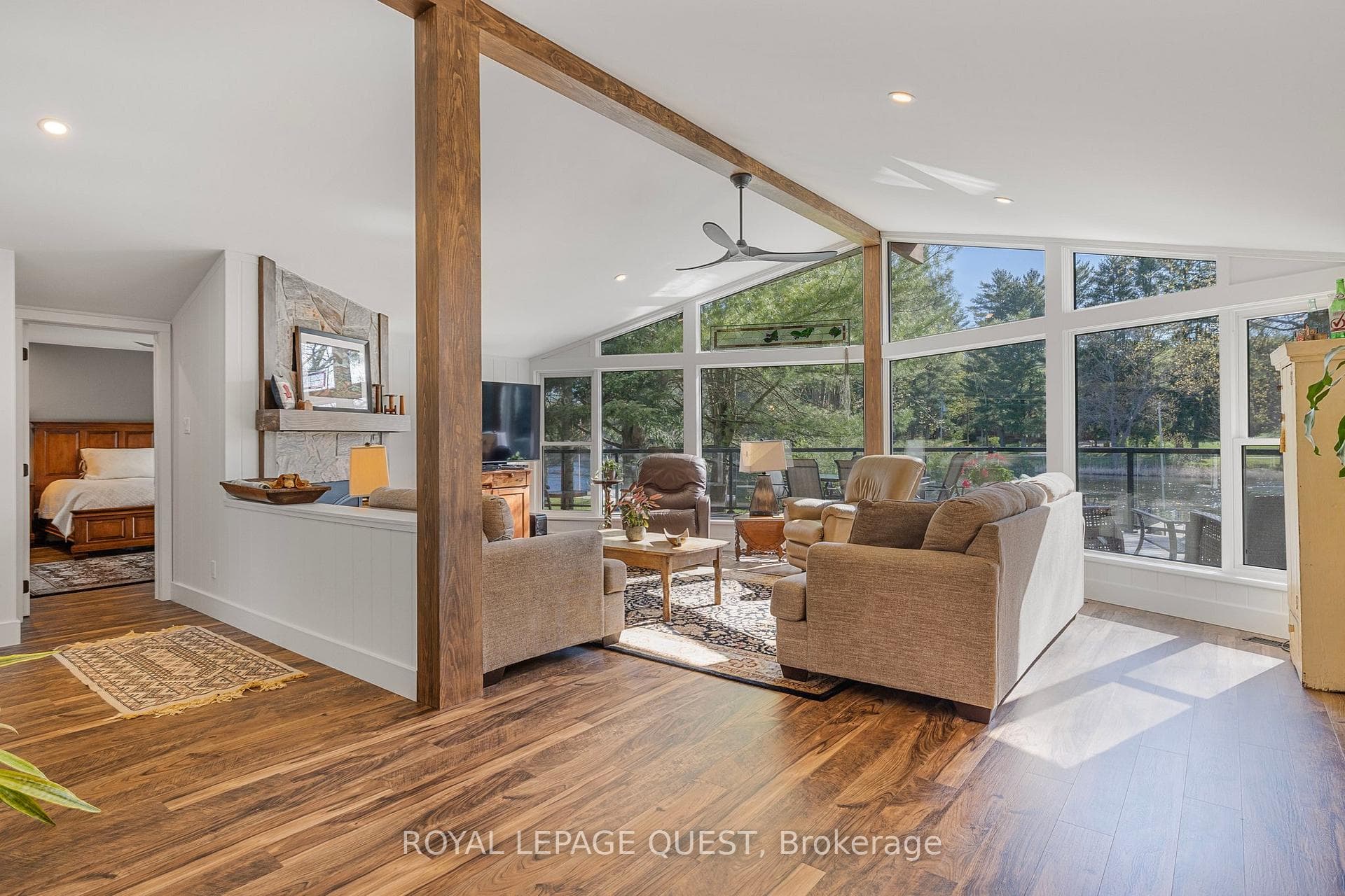 1687 Peninsula Point Road photo 6