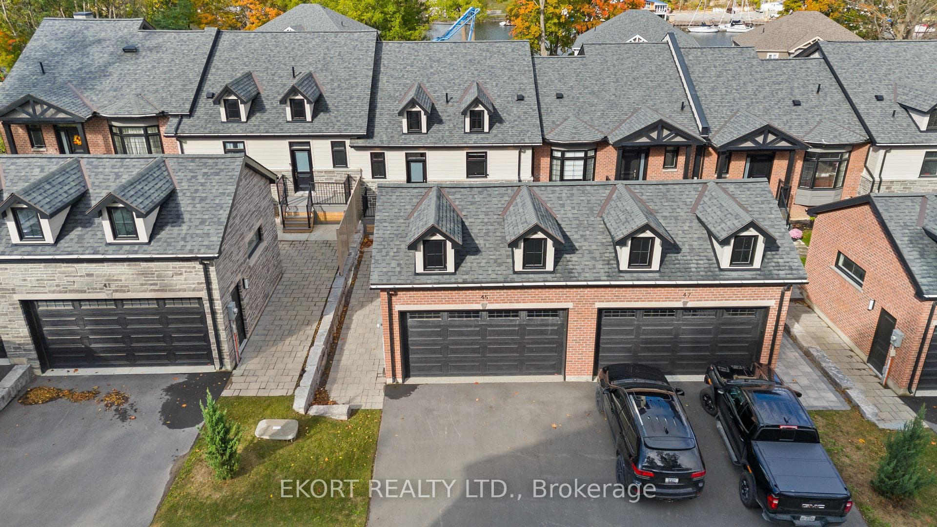 45 Bentley Crescent photo 5