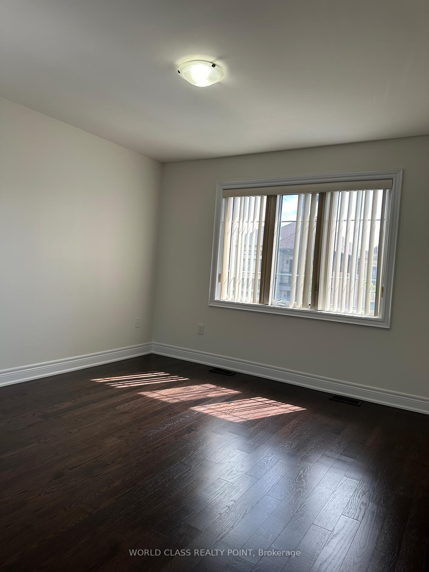 9 Lyle Way photo 16