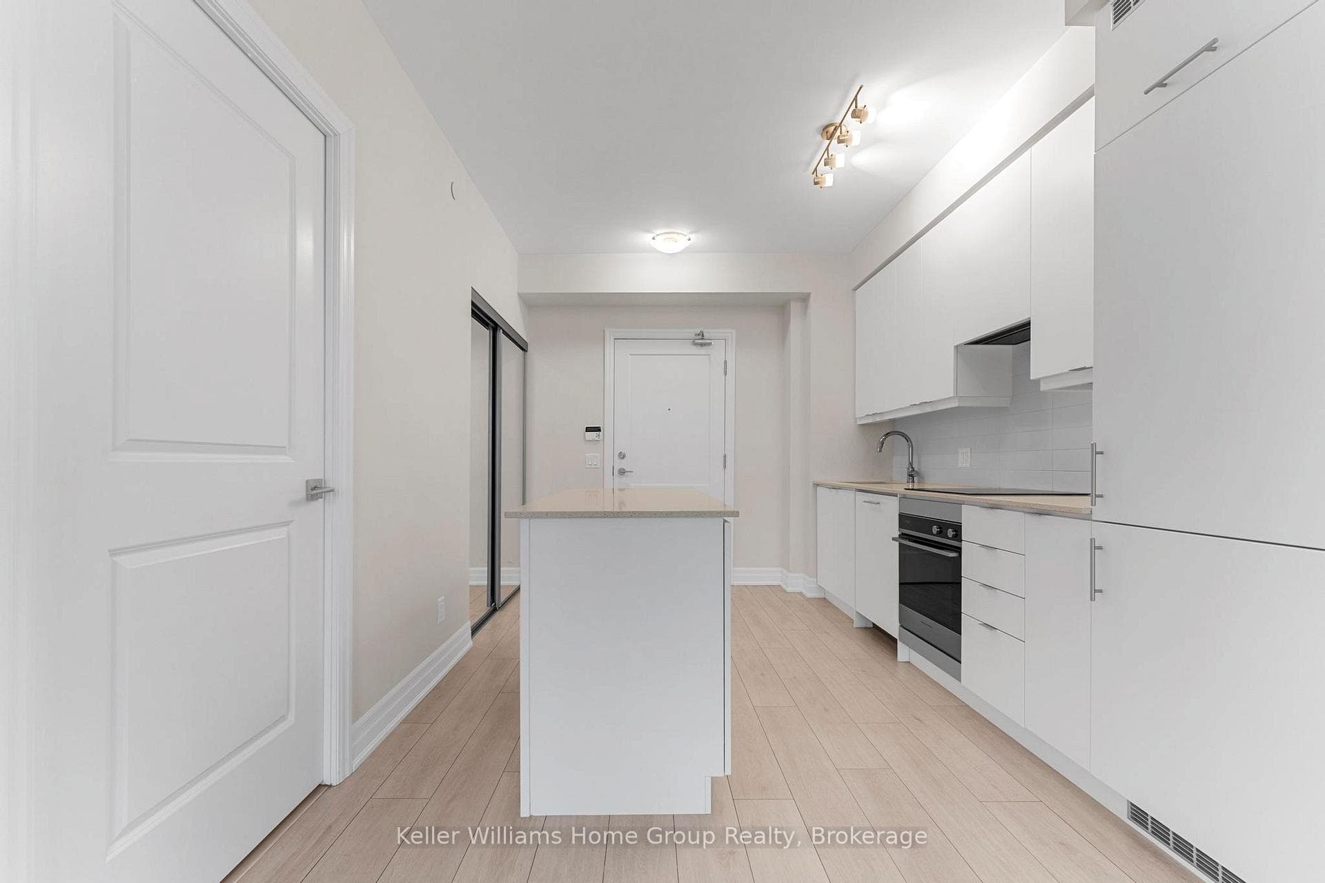 30 Elm Drive Unit 1303 photo 2