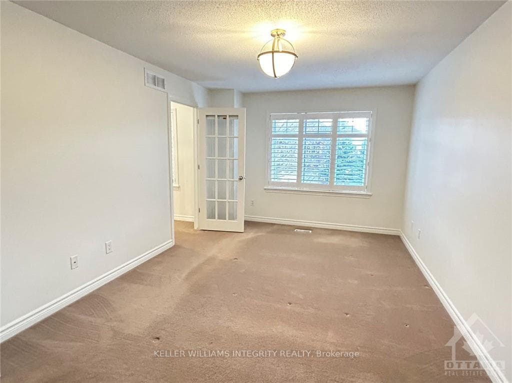 245 BADGELEY Avenue photo 11