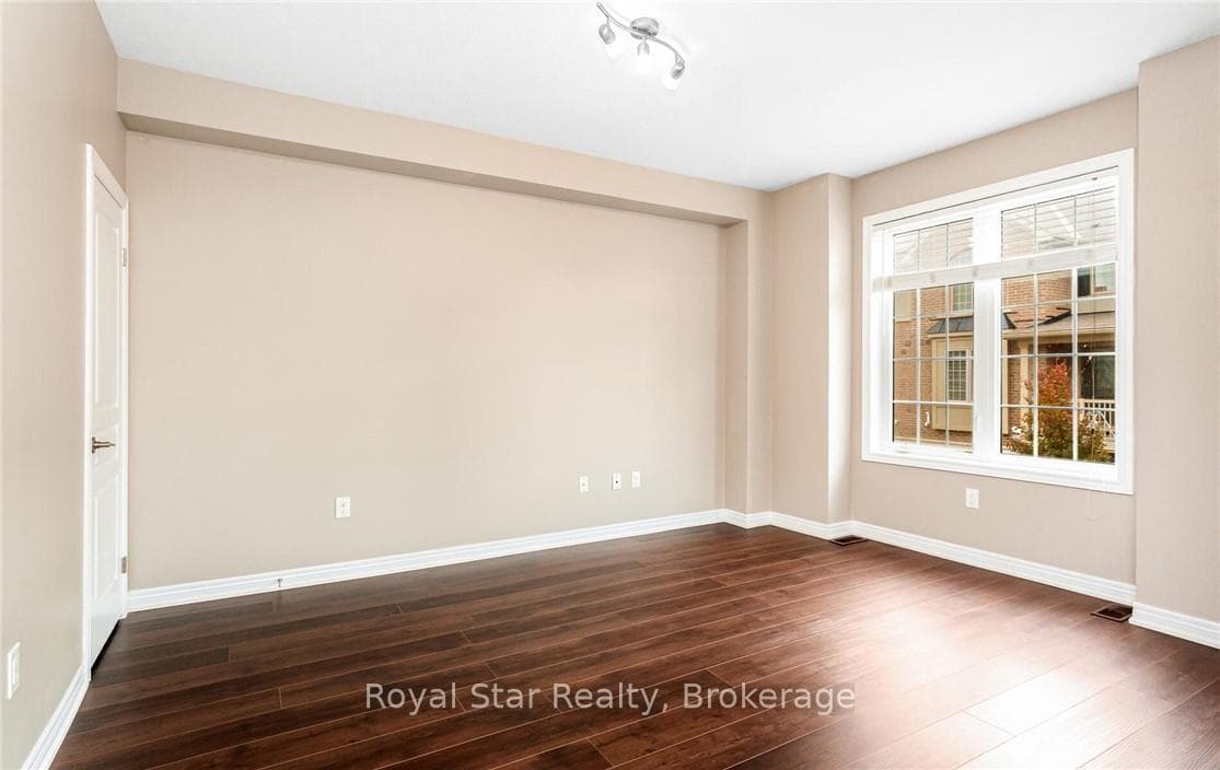 377 Cranbrook Common photo 17